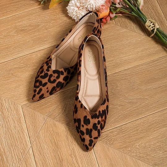 Stilvolle und leichte Ballerinas aus Spitze mit Leopardenmuster