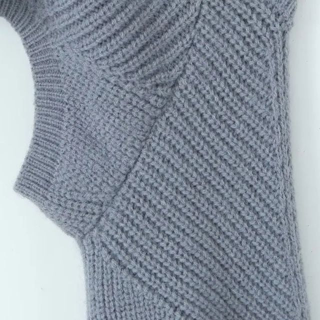 Schulterfreier Crop-Pullover mit Rollkragen