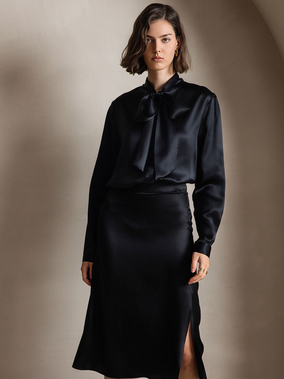 Heidi-Mode | Damen Elegante Seidenbluse mit Schlipskragen und Langen Ärmeln