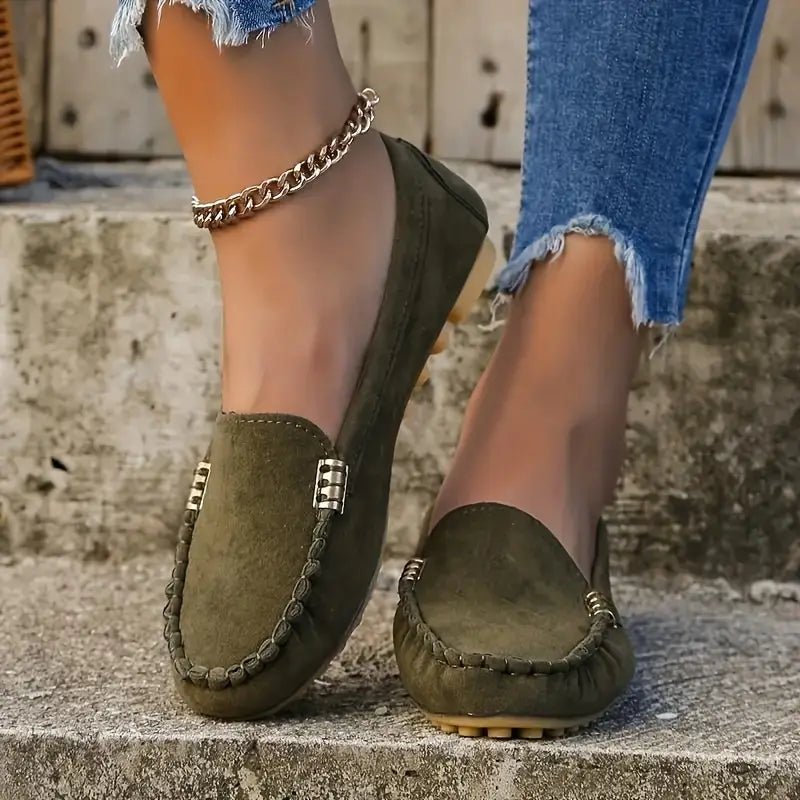 Heidi-Mode | Schuhe mit Flacher Sohle und Metallischem Finish