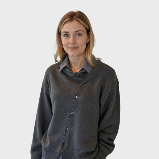 Heidi-Mode | Bequeme Strickjacke mit verspieltem Knopfdetail