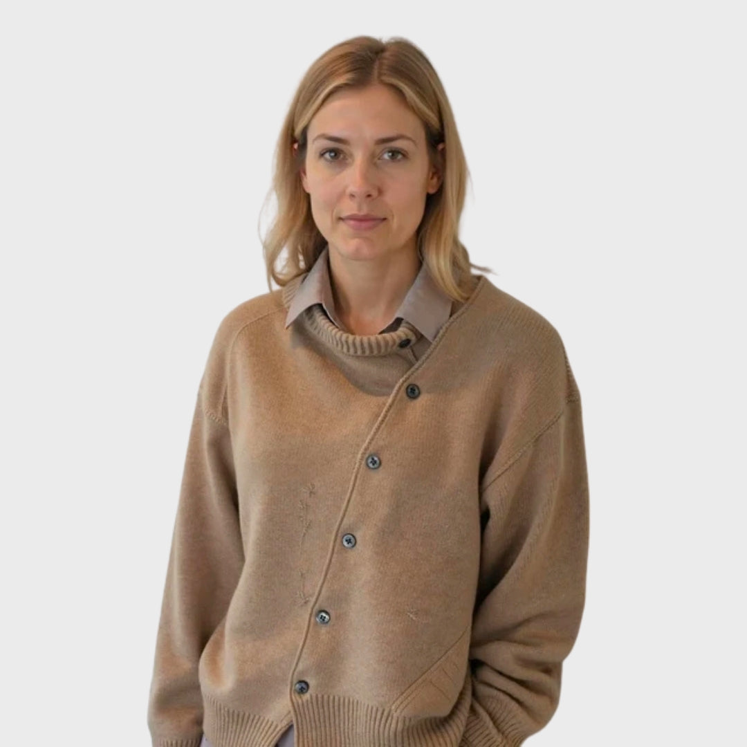 Heidi-Mode | Bequeme Strickjacke mit verspieltem Knopfdetail