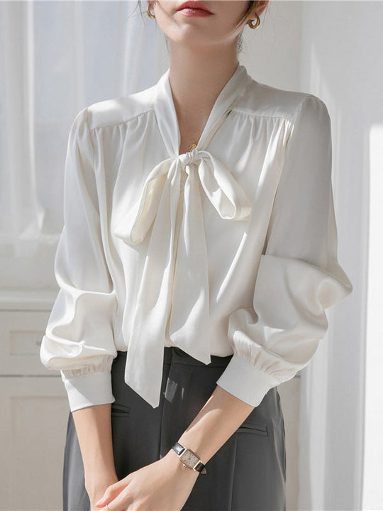 Heidi-Mode | Weißes Shirt mit Langen Ärmeln und Schleife
