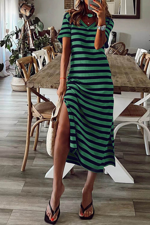 Gestreiftes Patchwork-Freizeitkleid mit V-Ausschnitt und kurzen Ärmeln