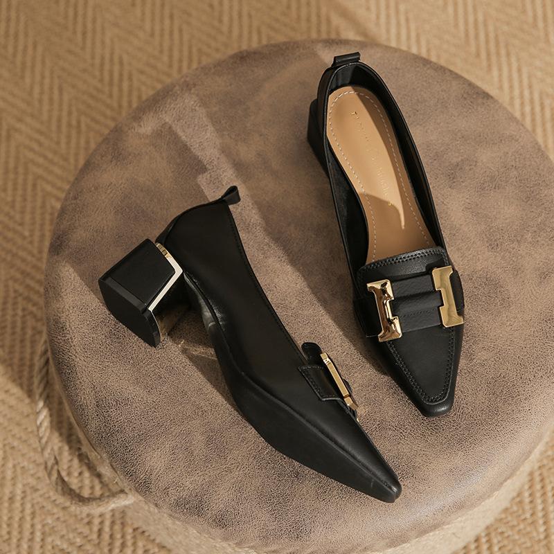 Heidi-Mode | Pumps mit Blockabsatz