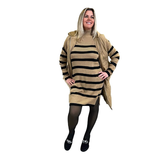 Gestreiftes Strickkleid mit Rollkragen