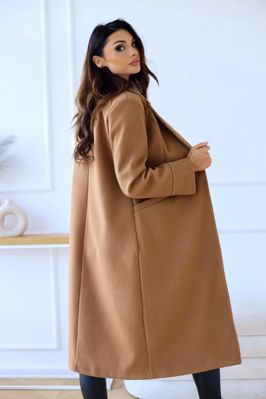 Schicker Trenchcoat mit taillierter Passform