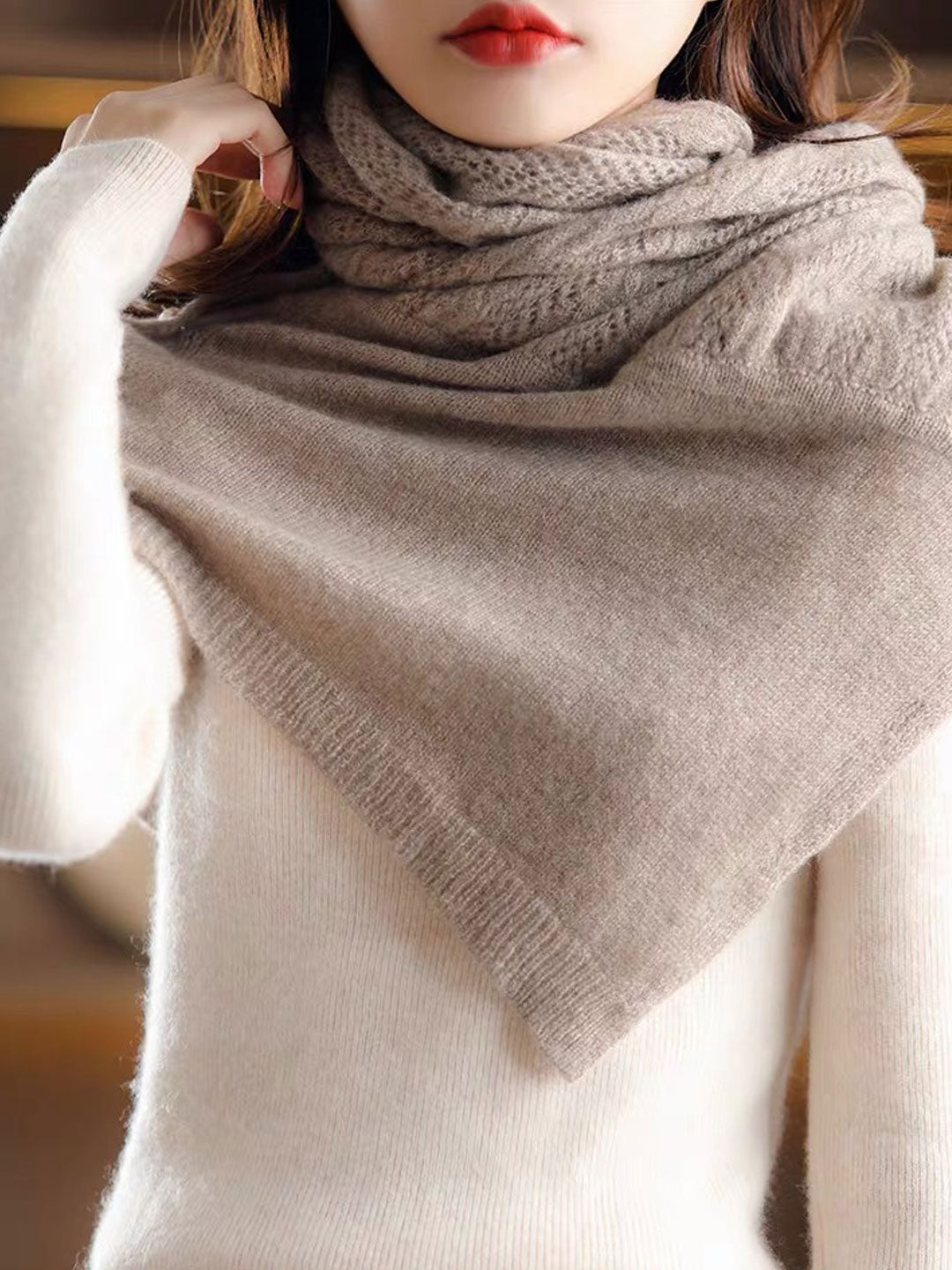 Heidi-Mode | Ausgehöhlter Strickcape Pullover Schal Detail