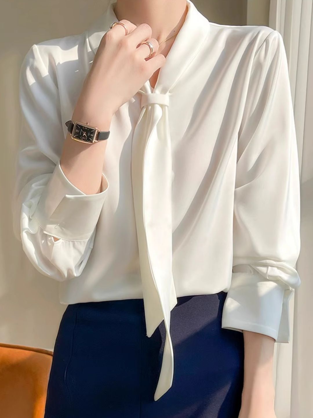 Heidi-Mode | Elegantes Langarmshirt mit Fließendem Kragen