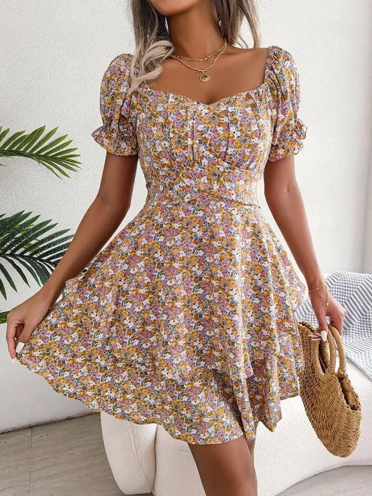 Heidi-Mode | Hoch tailliertes Sommerkleid mit kurzen Ärmeln
