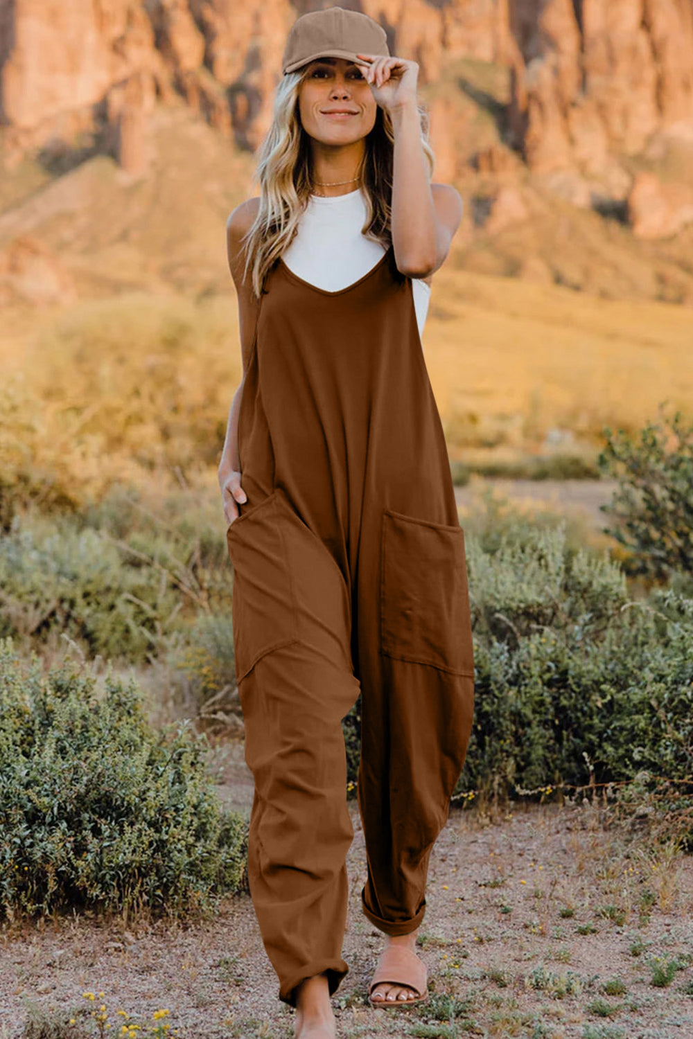Heidi-Mode | Double Take Vollgrößen V-Ausschnitt Ärmelloses Jumpsuit mit Taschen