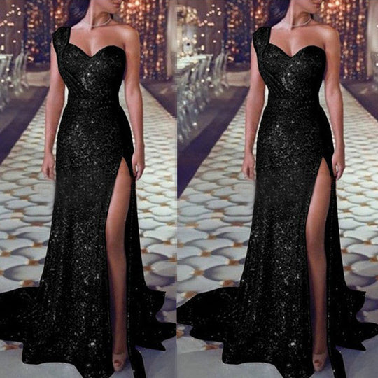 ärmloses braunes Kleid mit Schlitz langer Rock