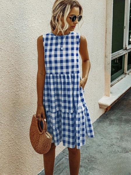 Modisches Damen-Kleid mit lockerem Rundhalsausschnitt und pastellfarbenem Karo-Rock