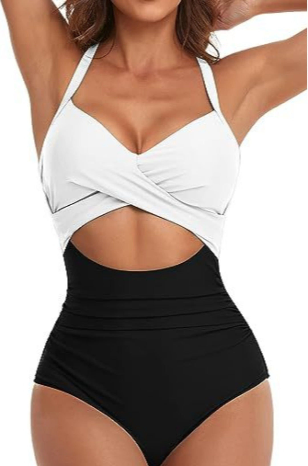 Heidi Mode | Hohler rückenfreier Bikini mit engen Trägern