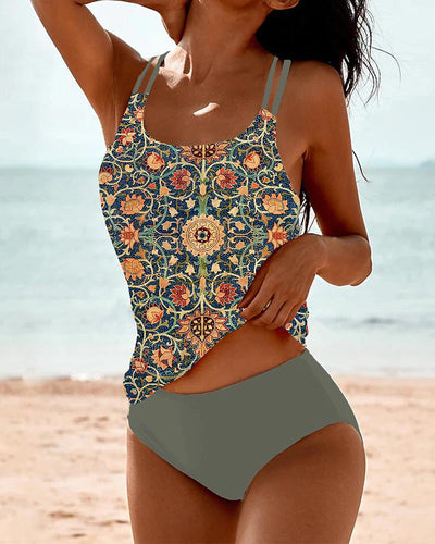 MODERNER TANKINI MIT BEDRUCKTEN FALLEN