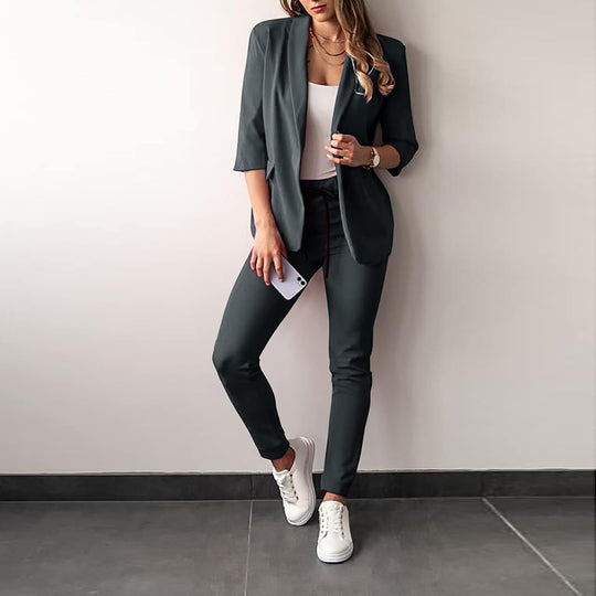 Heidi-Mode | Ein Stilvoller Hosenanzug mit Blazer für Damen