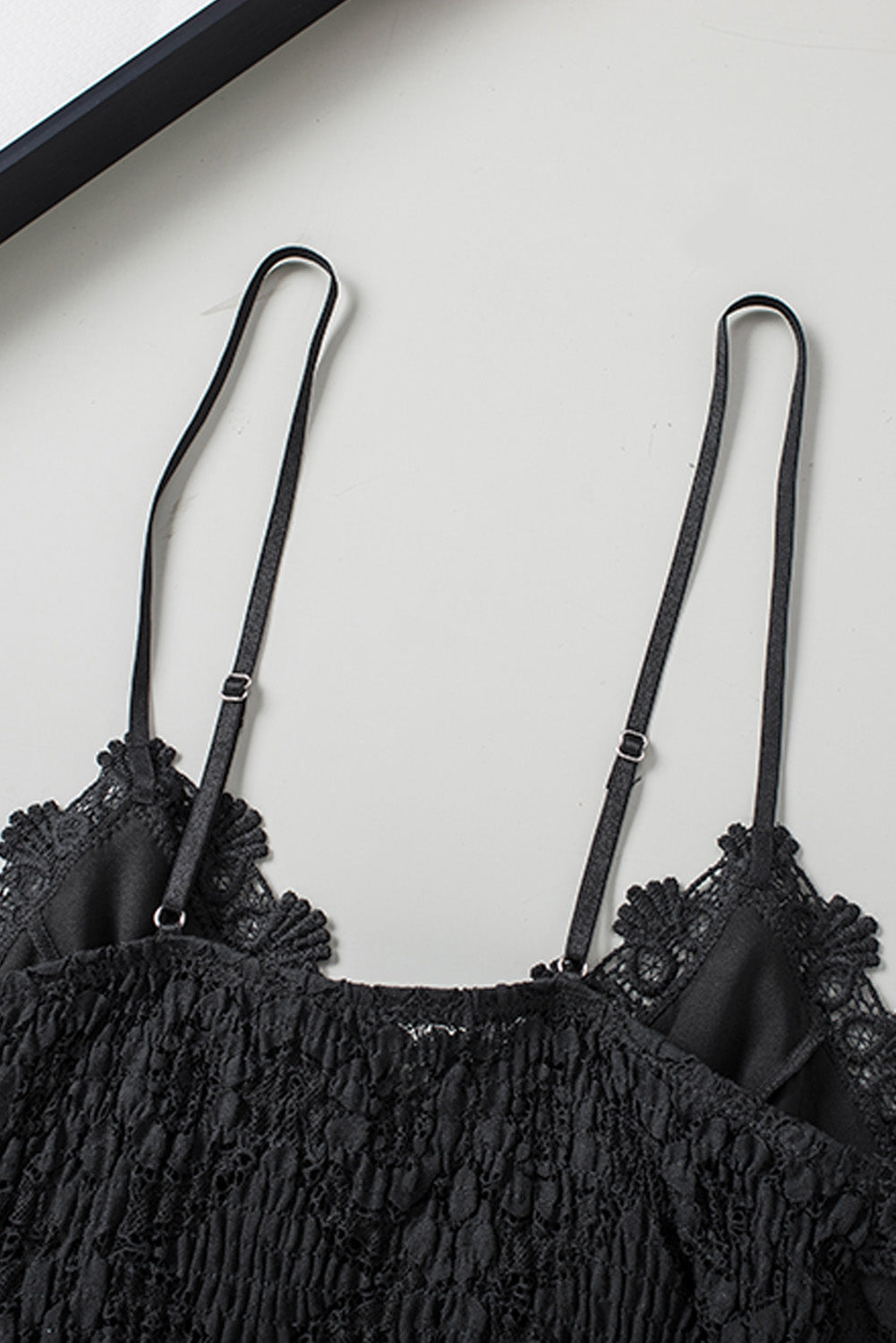 Heidi-Mode | V-Ausschnitt Spitze Cropped Cami