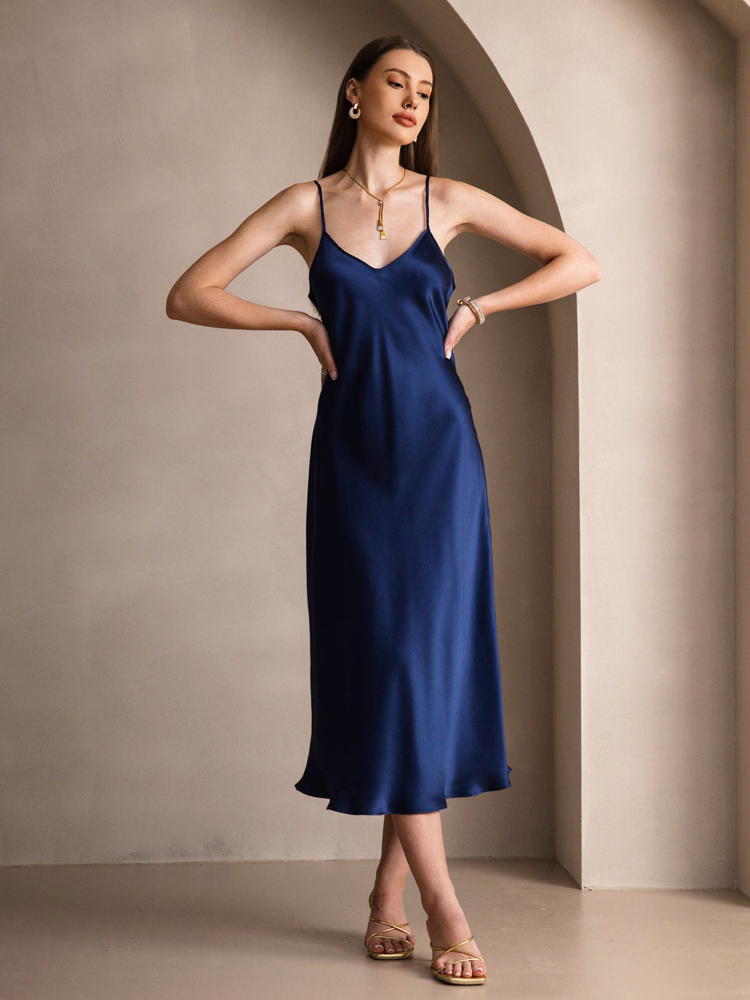 Heidi-Mode | Lange Seidenkleid mit Spaghetti-Träger