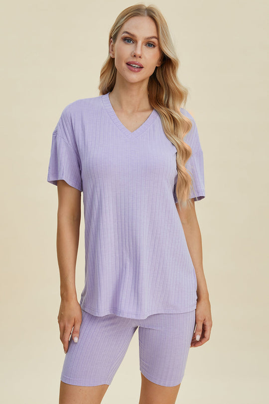 Heidi-Mode | Basic Bae Vollgröße Geripptes V-Ausschnitt Kurzarm Oberteil und Shorts Set