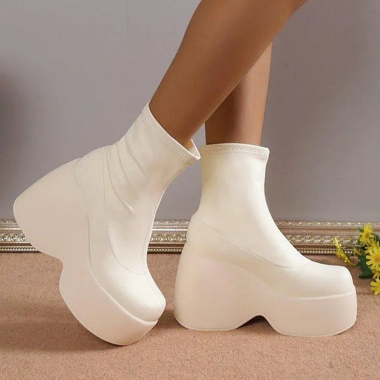 Heidi-Mode | Chelsea boot with elastic wedge heel made of leather