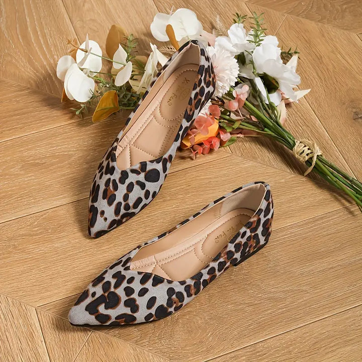 Stilvolle und leichte Ballerinas aus Spitze mit Leopardenmuster