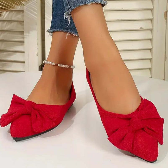Flache Schuhe mit spitzer Zehenpartie