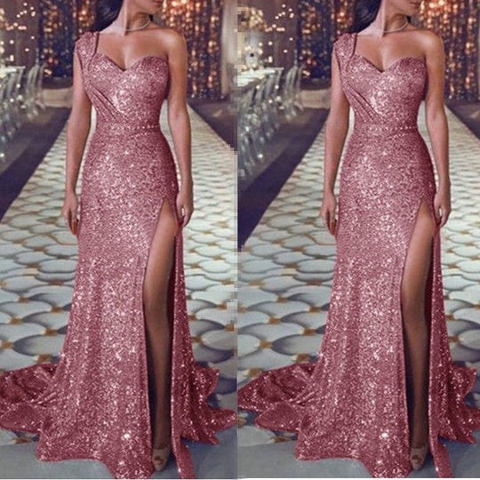 ärmloses braunes Kleid mit Schlitz langer Rock
