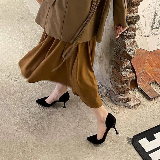 Heidi-Mode | Schwarze Spitzen High Heels mit Stilettoabsatz