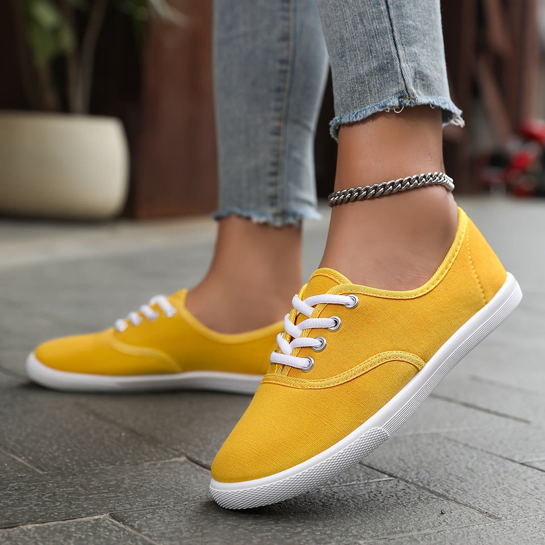 Heidi-Mode | Bequeme Niedrige Canvas Sneakers In Weiß