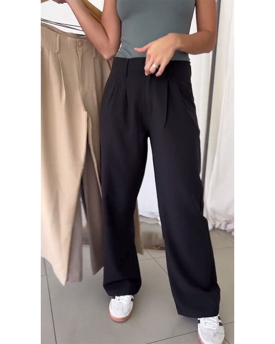Heidi-Mode | Schwarze Hosen mit Geraden Beinen