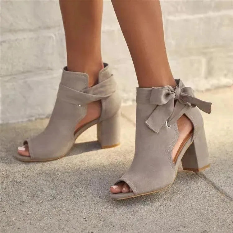Heidi-Mode | Sandalen met dikke hak en strik