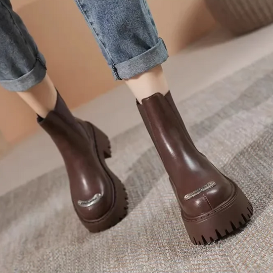 Heidi-Mode | Damen Chelsea Boots mit Metallkappe und Dicksohle