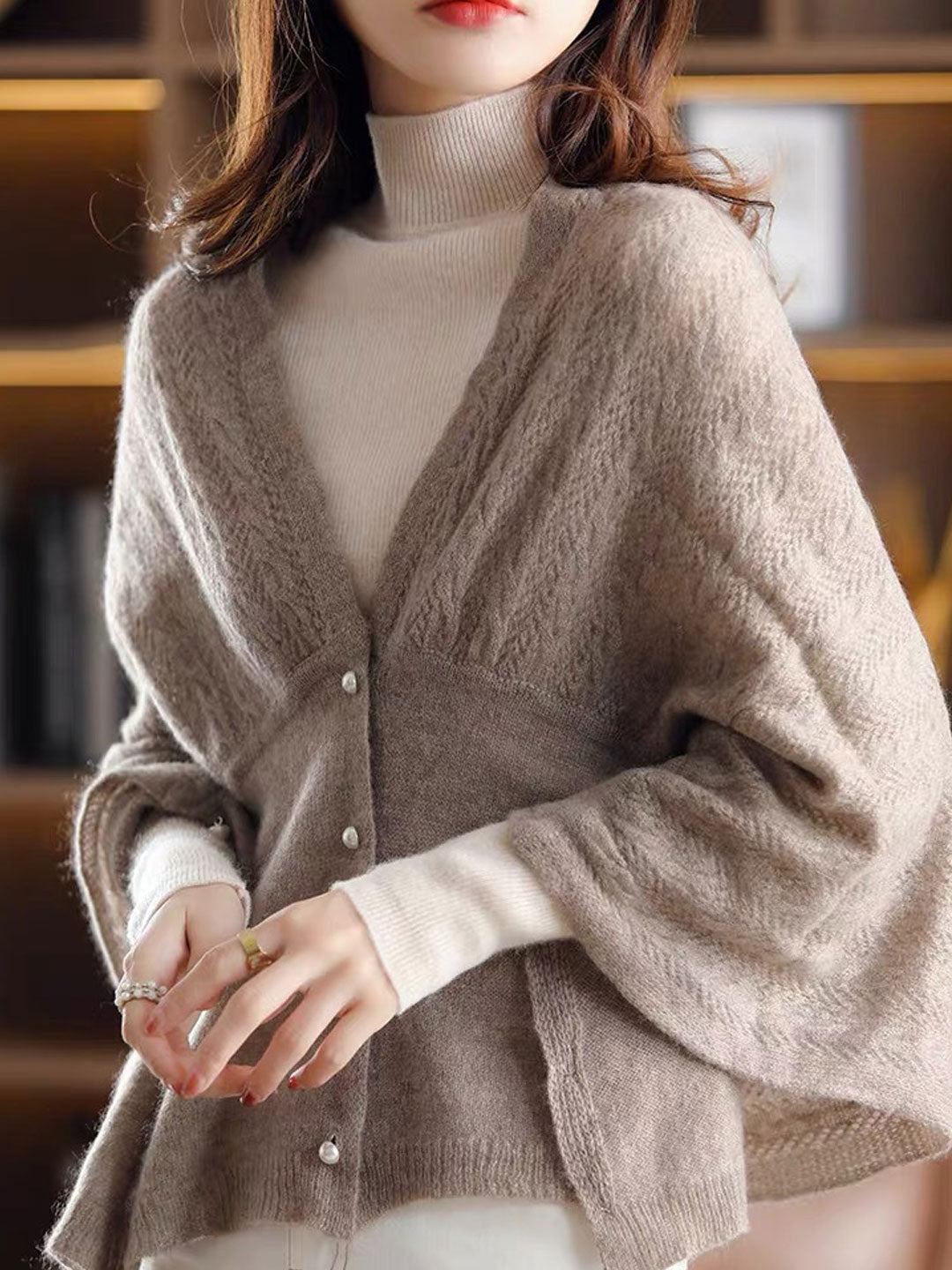 Heidi-Mode | Ausgehöhlter Strickcape Pullover Schal Detail