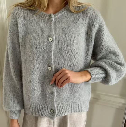 – Gestrickte Strickjacke mit Knopfleiste