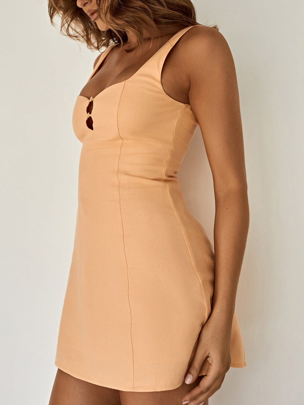 Heidi-Mode | Sweetheart Neck Mini Kleid