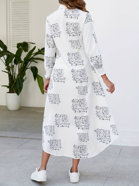 Maxikleid mit Buchstabendruck