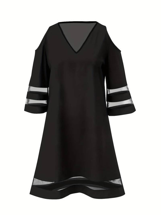 Kleid mit Spitzenärmeln und kalten Schultern