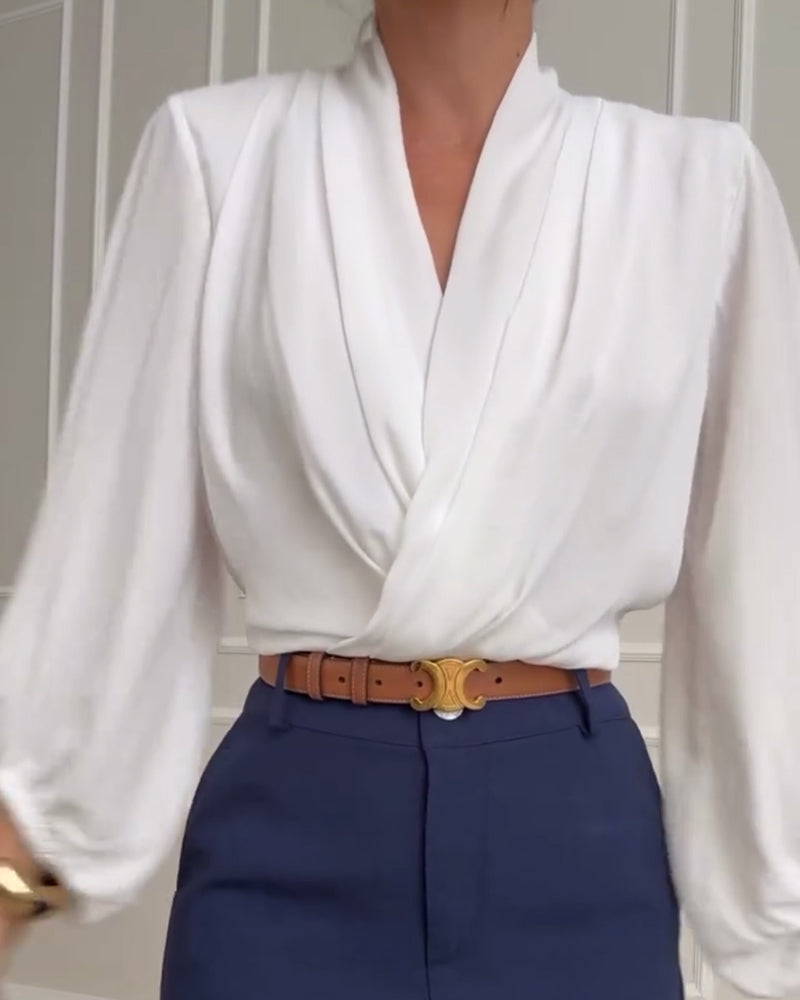 Heidi-Mode | Stilvolle weiße Bluse mit Lampionärmeln und V-Ausschnitt