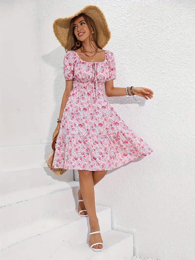 Heidi – gerafftes kleid mit knoten vorne und blumendruck