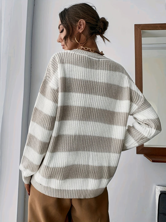 Bequeme gestreifte Pullover