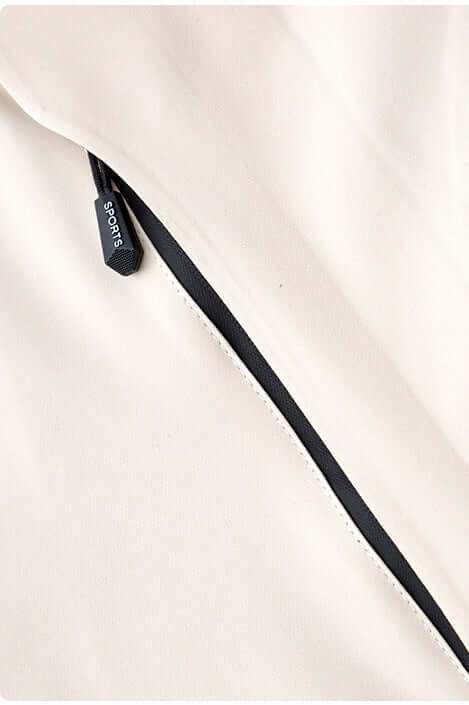 Heidi-Mode | Wasserdichte Kapuzenjacke für den Außenbereich