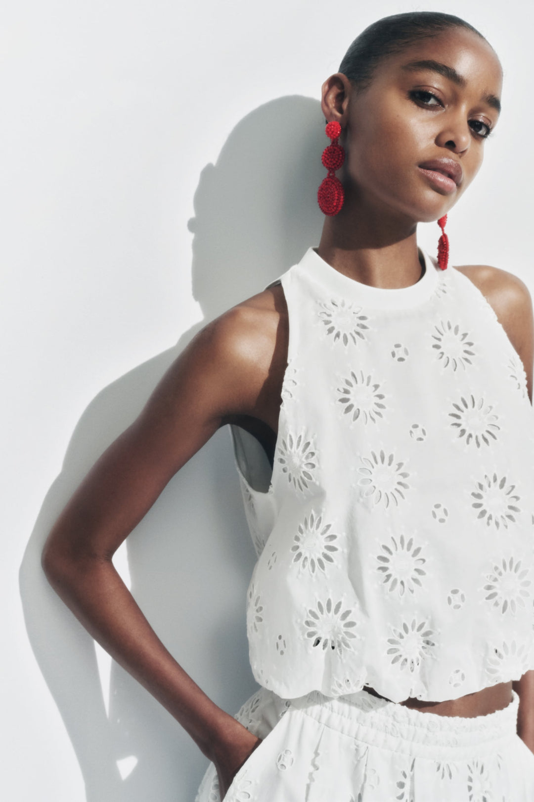 Heidi-Mode | Offenebestickte Weiße Bluse mit Rock