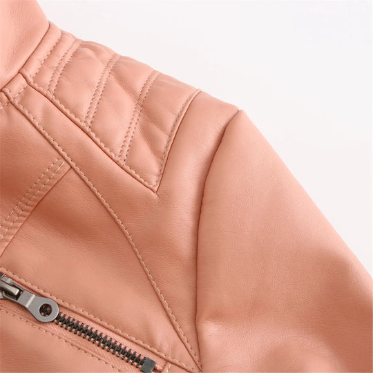 einfache dünne Lederjacke