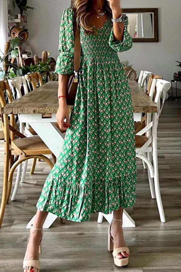 Großes Swingkleid mit V-Ausschnitt, langem Rock und Taille, Blumendruck