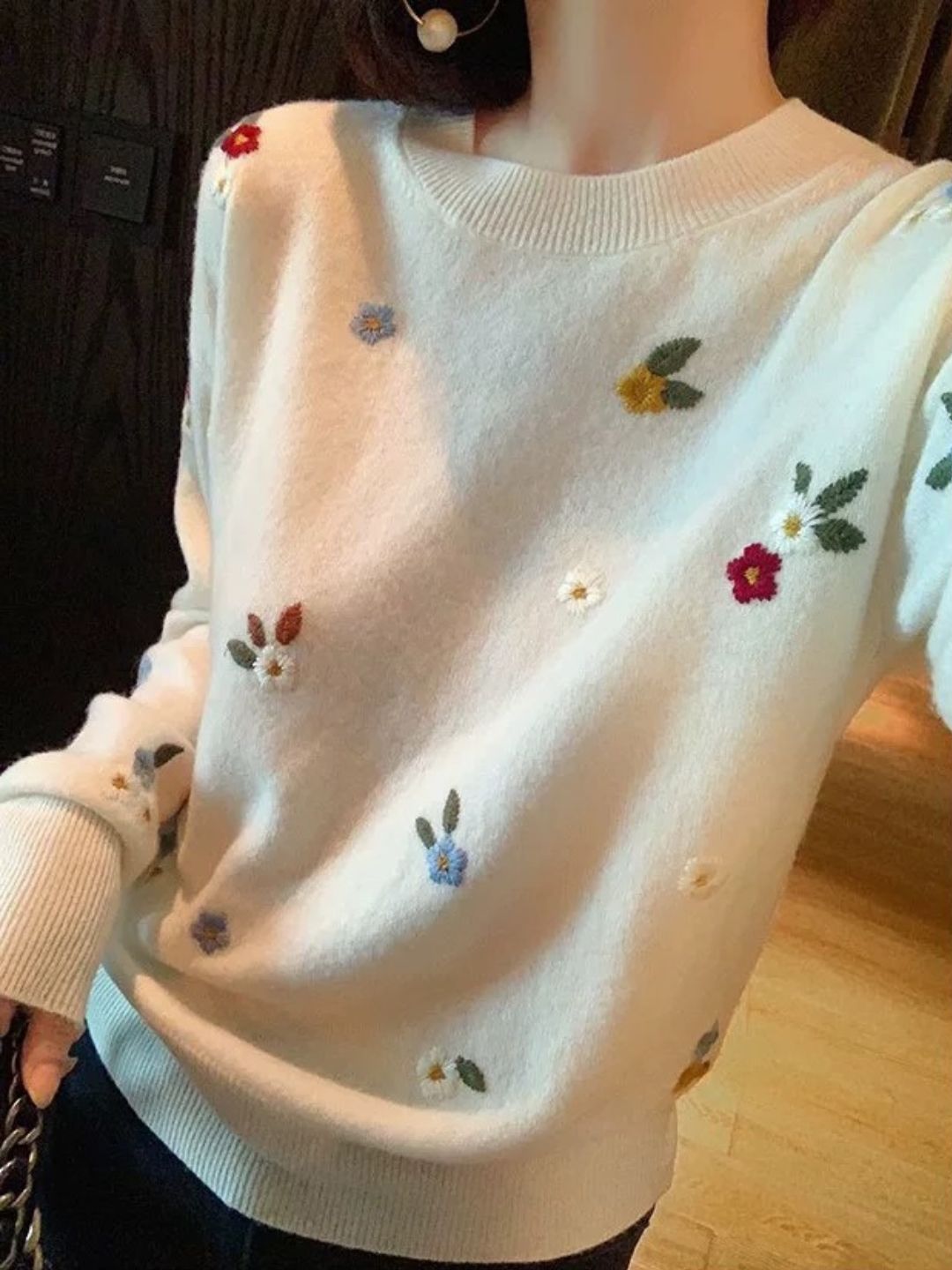 Heidi-Mode | Klassischer Rundhalsbestickter Pullover Pink