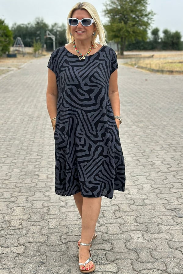 Rayon-Midikleid mit Zebramuster und Rundhalsausschnitt