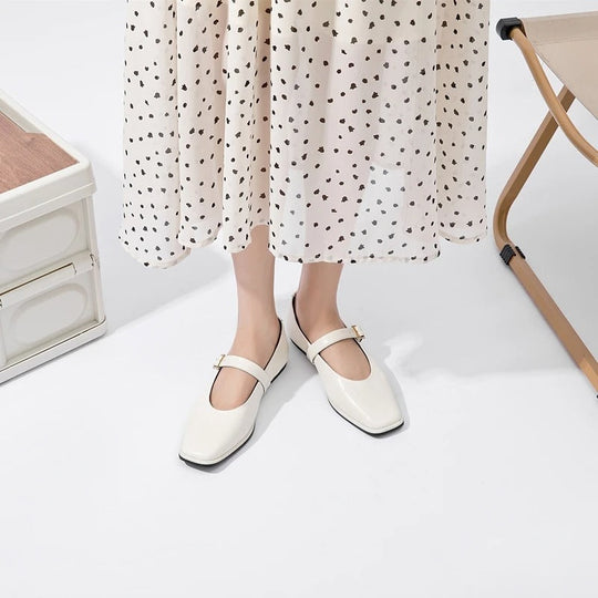 Heidi-Mode | Elegante Mary Janes mit Exklusivem Schnallen