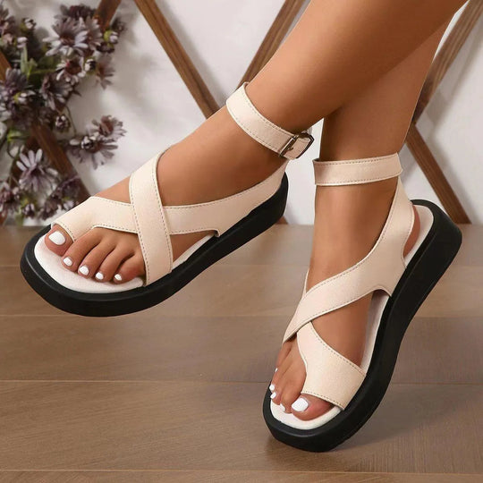 Heidi-Mode | Casual sandalen met teenuitsparing en dikke zool