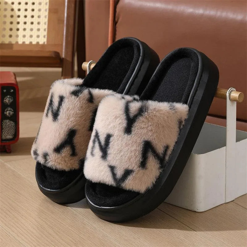 Heidi-Mode | Fuzzy Slippers with Letter Print