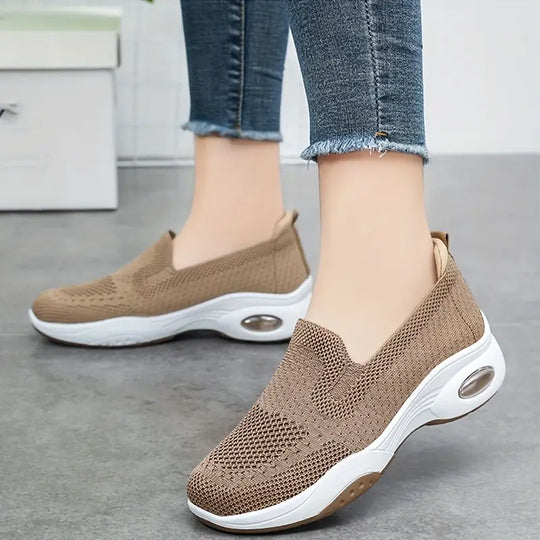 Leichter, trendiger Sneaker aus Air Cushion Mesh